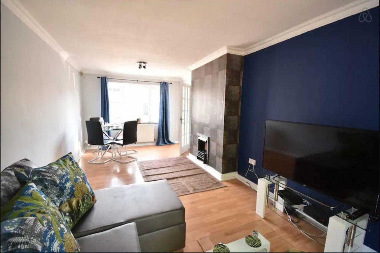 3-Bedroom Comfy Home In 솔리헐 외부 사진