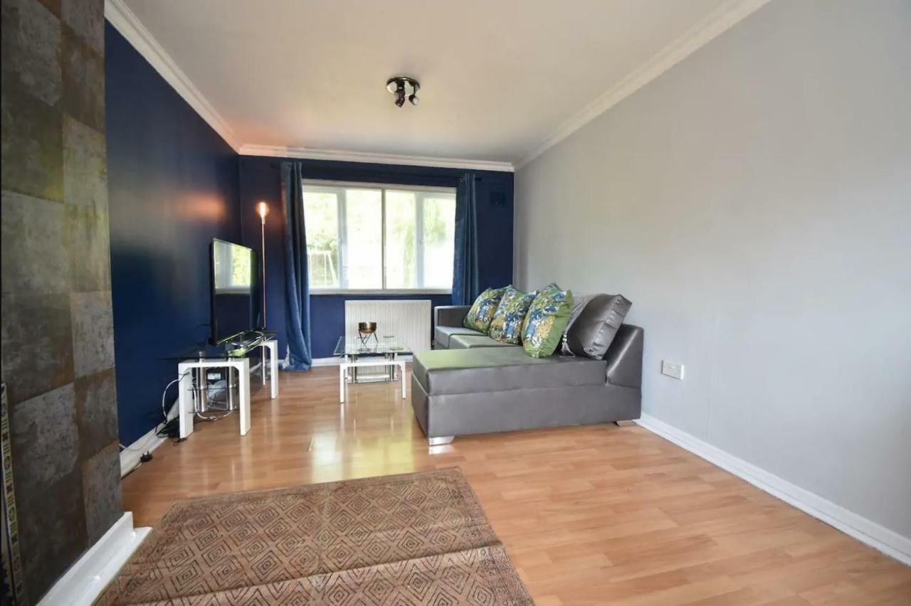 3-Bedroom Comfy Home In 솔리헐 외부 사진