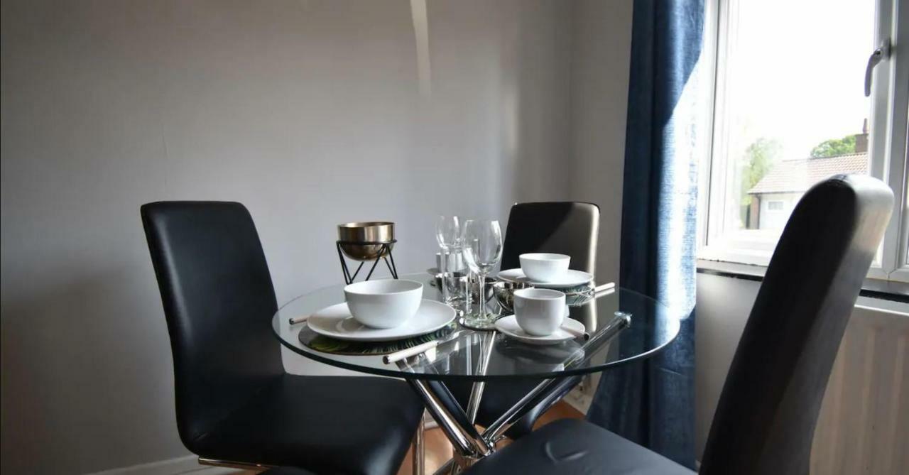 3-Bedroom Comfy Home In 솔리헐 외부 사진