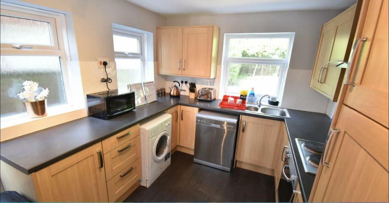 3-Bedroom Comfy Home In 솔리헐 외부 사진