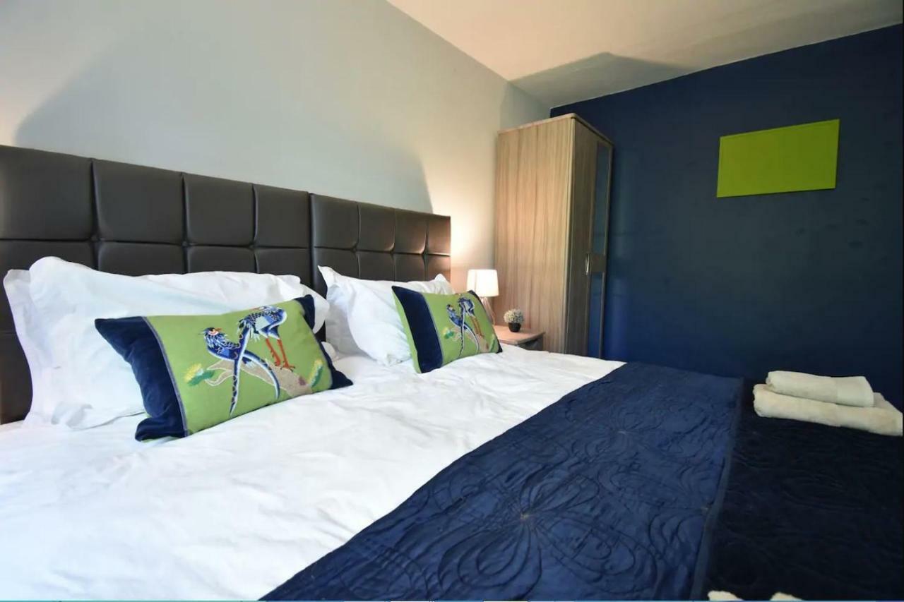3-Bedroom Comfy Home In 솔리헐 외부 사진